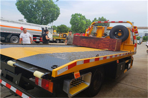 清原附近拖车电话号码服务